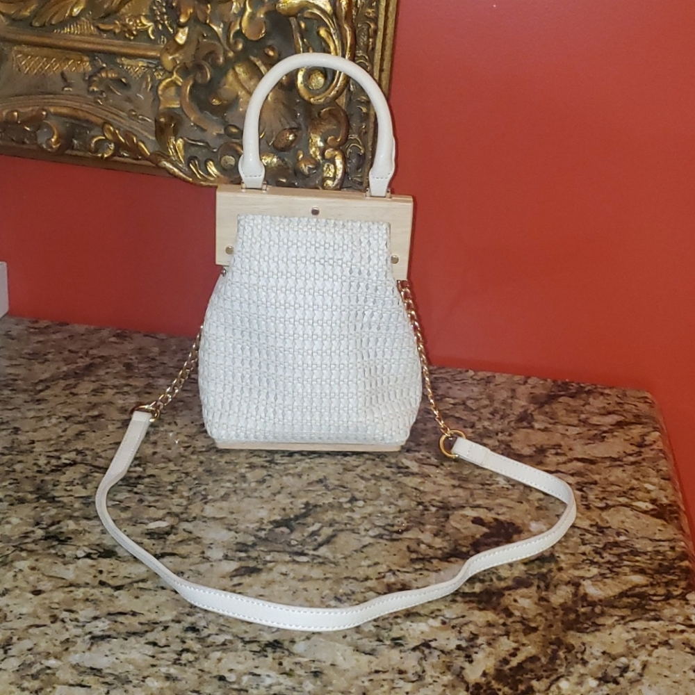 0608 Un Billion Wendy Studded Clamshell Crossbody